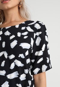 Selected Femme Petite Sukienka letnia