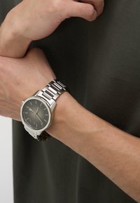 BANKS - Klocka - silver-coloured