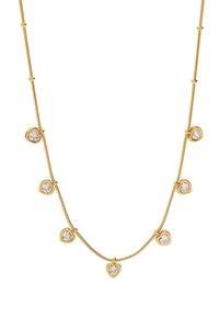 Złoty naszyjnik z dziewięcioma sercami w kształcie ogniw, z których każde zdobi przejrzysty kamień. Projekt obejmuje gładki, elastyczny łańcuszek o subtelnej fakturze.