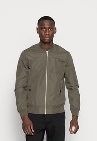 Matinique CLAY - Blusão aviador - olive night