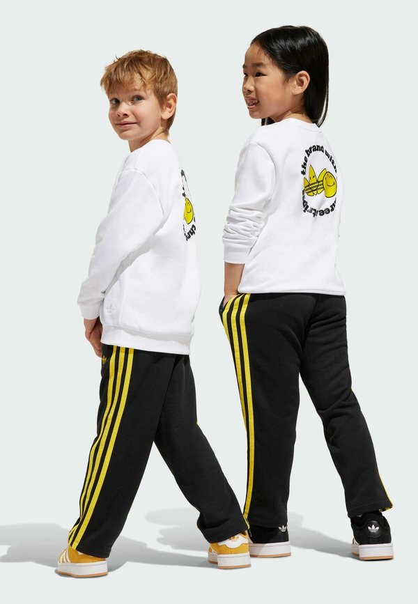 SMILEY WORLD CREW - Tracksuit2