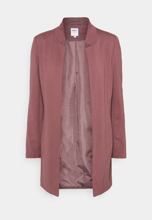 Lilanpunainen pitkä bleiseri lovikauluksella, avoimella edustalla, pitkissä hihoissa ja sileällä satiinivuorella sisäpuolella.