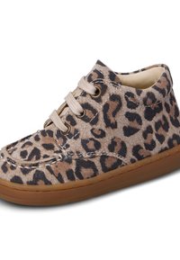 Scarpe per bambini con stampa leopardata, realizzate in tessuto morbido, con lacci beige, suola in gomma, design a profilo basso e dettagli di cucitura a contrasto.