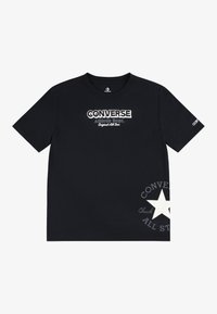 Μαύρο βαμβακερό T-shirt με κείμενο "CONVERSE" και "Athletic Dept. Original All Star" σε λευκό και γκρι. Γραφικό αστεριού στο κάτω αριστερό μέρος.