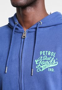 Petrol Industries Felpa con zip - dark blue