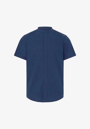 Granatowa koszula z krótkim rękawem, kołnierzem typu mandarynka i zapięciem na guziki z przodu, prezentowana na białym tle.
