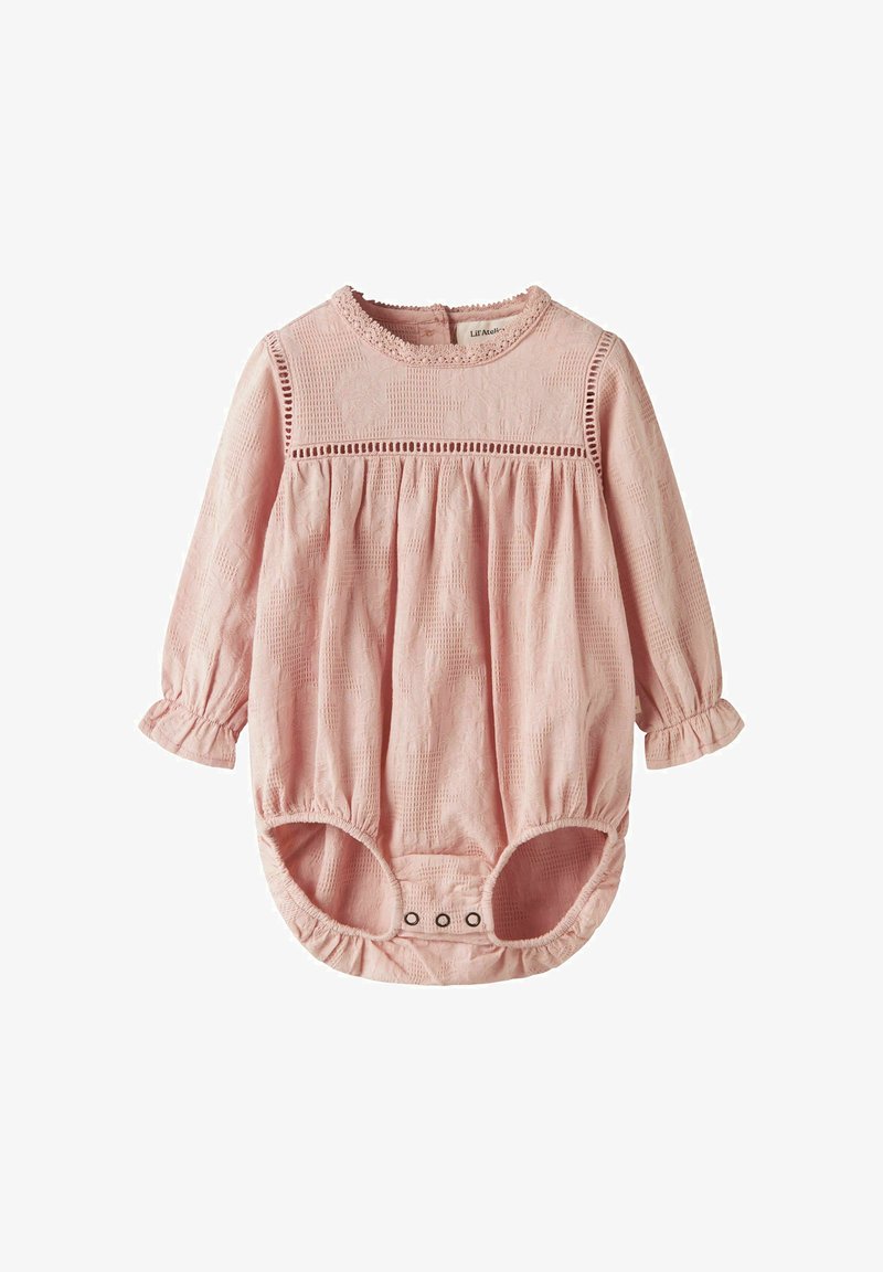 Svetlo roza bodi s dolgimi rokavi iz teksturiranega materiala z okroglim ovratnikom, čipkastim robom in nabranim pasom; vsebuje tudi pritisni gumb na dnu.