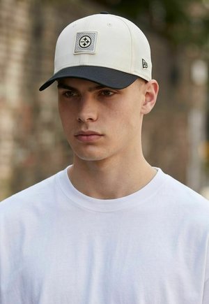 New Era, 9SEVENTY STRETCH TRAINING PITTSBURGH STEELERS - Cap - beige