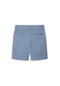 Pantaloni corti azzurri chiari realizzati in tessuto misto cotone. Presentano due tasche posteriori con dettagli in bottone e una vita standard. Texture liscia.