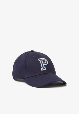 Marineblaue Baseballkappe mit gebogenem Schirm und gesticktem weißen und blauen Buchstaben "P" auf der Vorderseite.