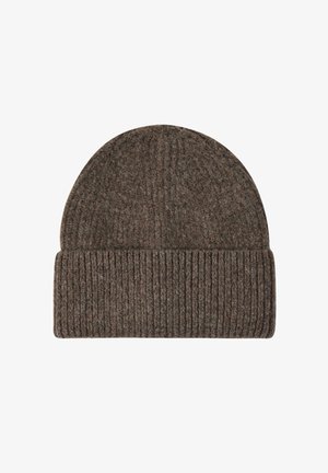 Bonnet en laine tricotée marron avec une bordure à côtes repliée, présentant des motifs de tricot verticaux et diagonaux.