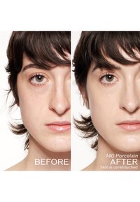 Shiseido REVITALESSENCE SKIN GLOW FOUNDATION SPF30 - Base de maquillaje - porcelain