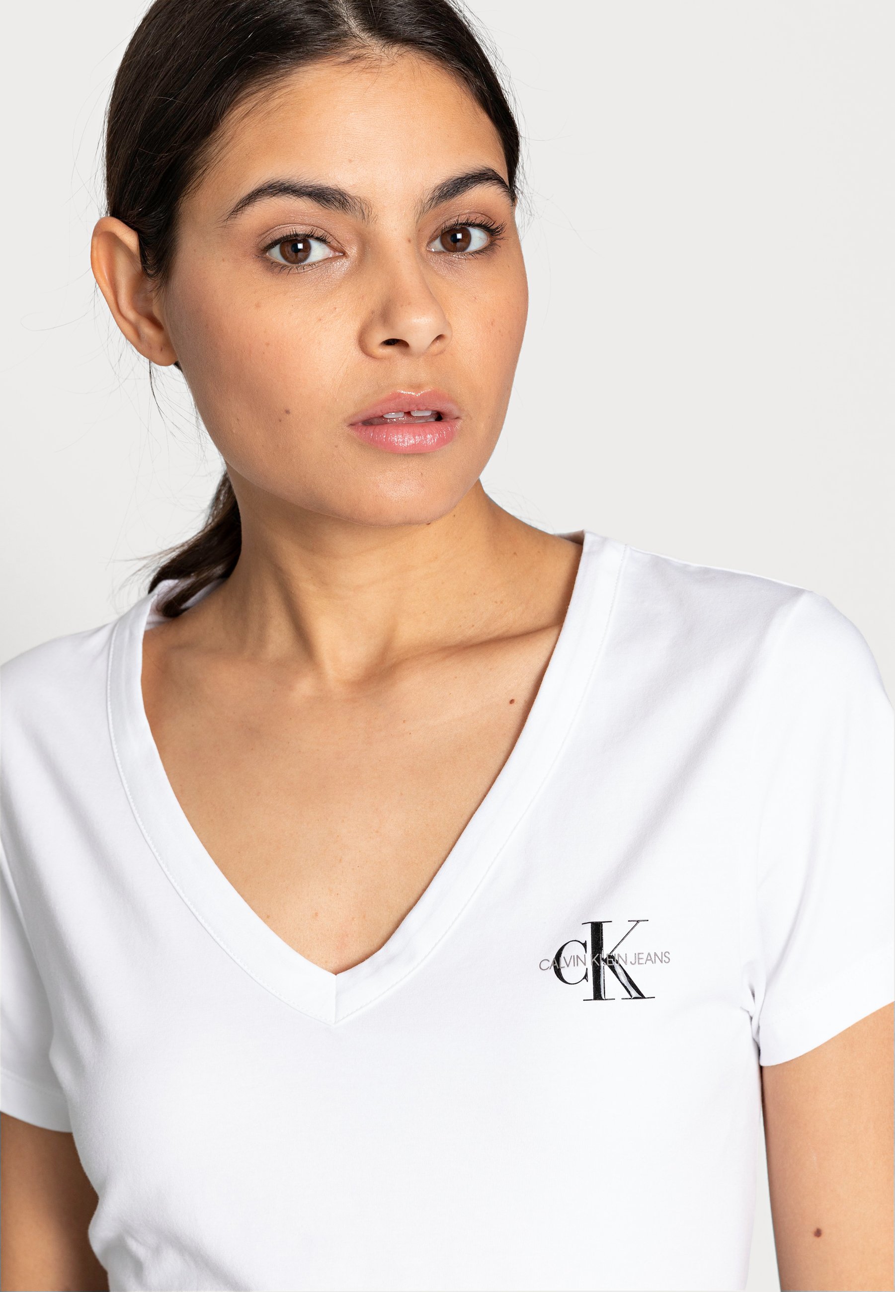Calvin Klein Jeans MONOGRAM SLIM V-NECK 