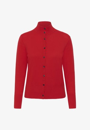 Crveni kardigan dugih rukava izrađen od mekane tkanine, s visokim ovratnikom, kopčanjem na crne gumbe te uzanim krojem.