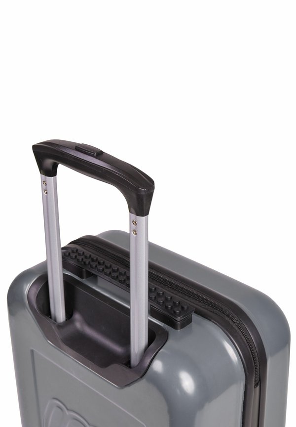 Cabin Case Play Date – Trolley