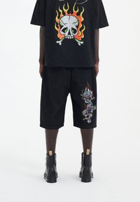 Ed Hardy - BATTLE-DRAGON DIAMANTE JORTS - Denim shorts - black Thumbnail Image 1
