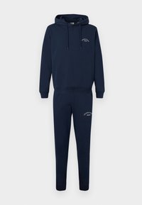 Δεν επιλέχθηκε, navy blazer