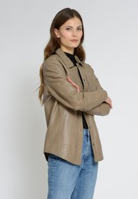Mustang Nahkatakki - taupe