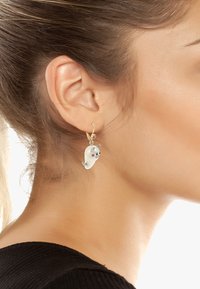 Betsey Johnson PEARL CRITTERS CAT WINGED HEART MISMATCH - Earrings - pink