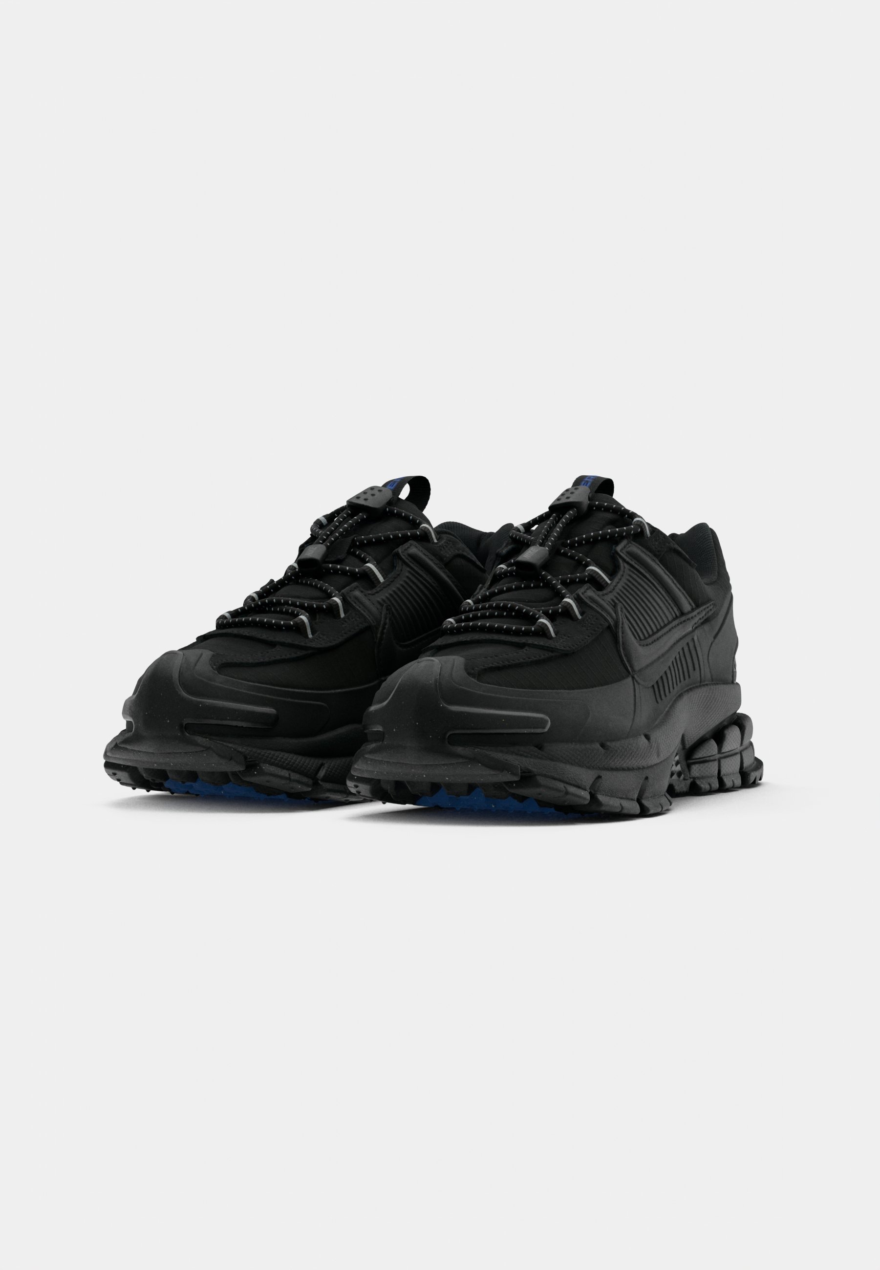 Nike Sportswear ZOOM VOMERO ROAM - Sneakers low - black/racer blue