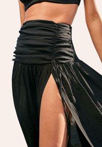 Cupshe Doplňky na pláž - solid black