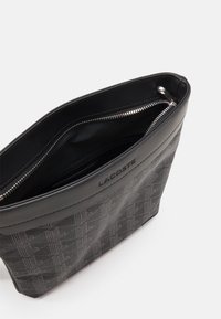 Thumbnail Image 3