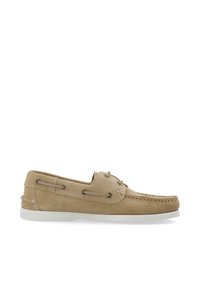 Beige Wildlederschuh mit weißer Gummisohle. Mit Schnürdetails und dekorativer Naht entlang der Kanten. Niedrig geschnittenes Design.