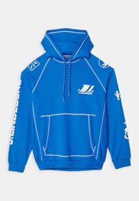 Sweat à capuche bleu avec logos blancs et texte sur la poitrine, les manches et les épaules, avec poche kangourou avant et capuche à cordon.