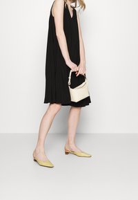 Max Mara Leisure Denní šaty - black