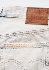 Levi's® 501® ORIGINAL SHORT - Shorts vaqueros - snow pic