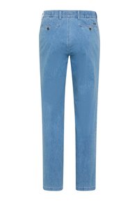 Pantalon bleu clair à jambes droites avec poches passepoilées boutonnées à l'arrière et ceinture avec passants pour ceinture.