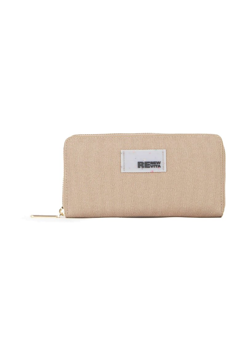 Beige stofpung med en glat overflade, lynlås-lukning og en lille hvid label med "RENEW" i fede bogstaver.