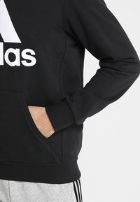 adidas Performance MUST HAVES SPORT REGULAR FIT HOODIE - Felpa con cappuccio - black/white