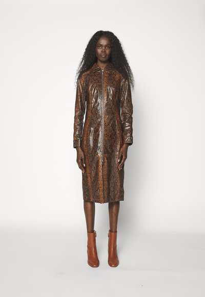 STUDIO ID SASKIA EMBOSSED brązowy