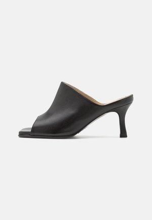 Selected ASHLEY - Μιουλ με τακούνι - black