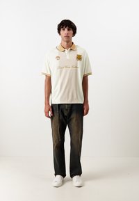 Don't Waste Culture GAIOZ UNISEX - Χαλαρό τζιν - brown