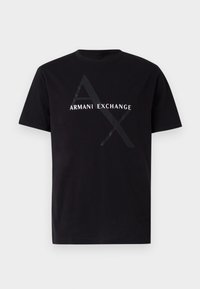 Černé bavlněné tričko s bílým logem "Armani Exchange" a abstraktním grafickým designem. Krátké rukávy a kulatý výstřih.