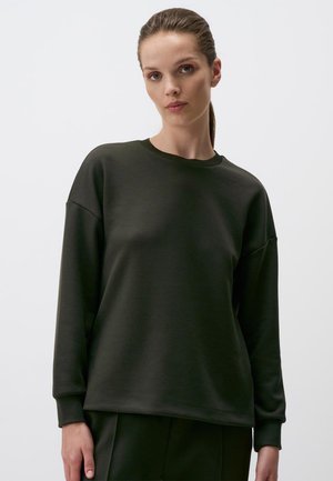 - Bluza