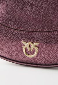 Pinko BRIOCHE HOBO MINI TEXTURE - Taška cez plece - marrone metallizzato/oro