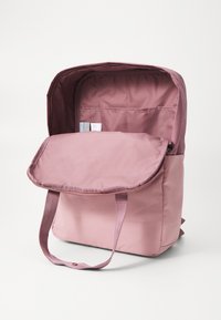 Columbia TRAIL TRAVELER™ BACKPACK UNISEX - Mugursoma - fig/eraser pink