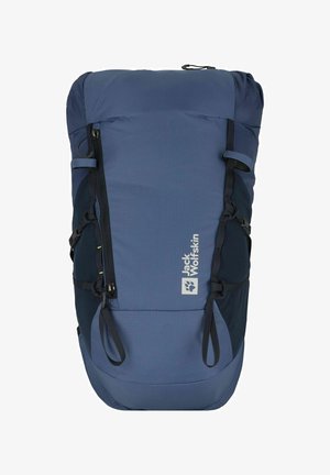Blauer Rucksack aus strapazierfähigem Material, ausgestattet mit einem oberen Verschluss, verstellbaren Trageriemen und Logodetails. Strukturierte Oberfläche mit schlankem Design.