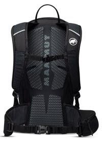 Svart ryggsäck med nätpanel på baksidan, justerbara remmar och midjebälte. Har en logotyp och reflekterande detaljer för ökad synlighet.