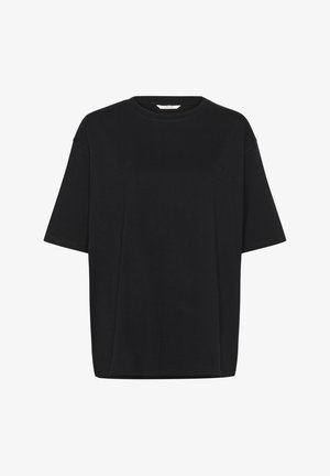 Črna majica iz bombaža. Ima kroj z okroglim izrezom, kratkimi rokavi in ohlapnim fitom. Diskreten logotip na prsih, gladka tekstura.