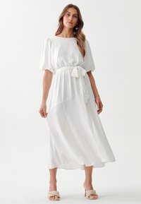 TUSSAH BERTIE  - Maksi suknelė - white