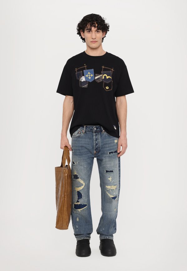 MILTI POCKET TEE BROCADE PATCH - Print T-shirt3