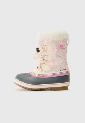 Wasserdichte Winterstiefel mit grauem Gummiboden, pink- und cremefarbenem gemustertem Obermaterial, Fleece-Futter und verstellbarem Schnürverschluss.