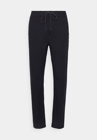 Zwarte broek met een trekband in de taille, gladde stof, rechte pijpen en geen zichtbare patronen of accenten. Geschikt voor casual kleding.
