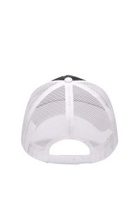 Bílá kšiltovka s prodyšnou síťovinou na zádech a pevnou černou přední částí, se zaoblenou korunou a nastavitelným zapínáním na zacvaknutí.