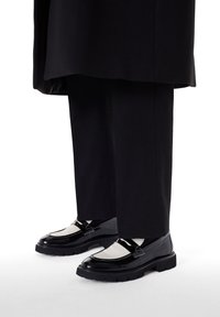 Miniatiūros vaizdas 2