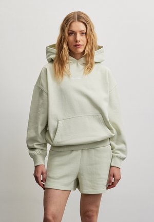 Pegador CLARITA - Φούτερ με κουκούλα - green/sorbet white